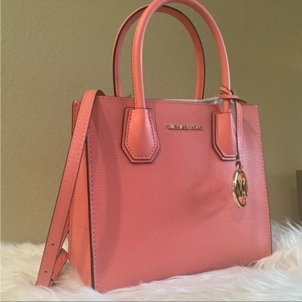 New Michael Kors Mercer medium messenger Bag - Picture 3 of 15